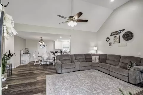 Entry Way - 142 Carson Ln, Ethridge, TN 38456 photo 1 of 3