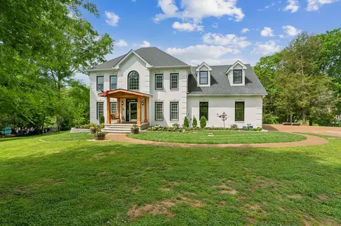 211 Hillside Dr, Franklin, TN 37067