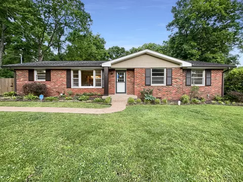 137 Gail Dr, Hendersonville, TN 37075