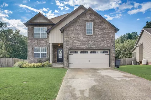 789 Banister Dr, Clarksville, TN 37042