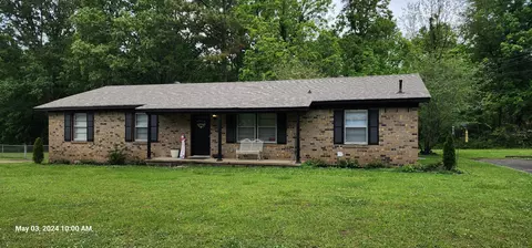 23 Stanford Dr, Jackson, TN 38301