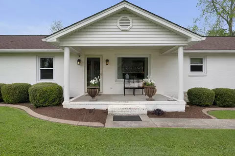 7168 Willow Creek Dr, Nashville, TN 37221