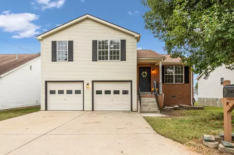 102 Edgehill Ln, Hendersonville, TN 37075