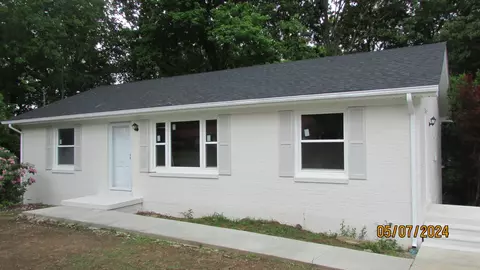 1025 Pine Cir N, Lawrenceburg, TN 38464