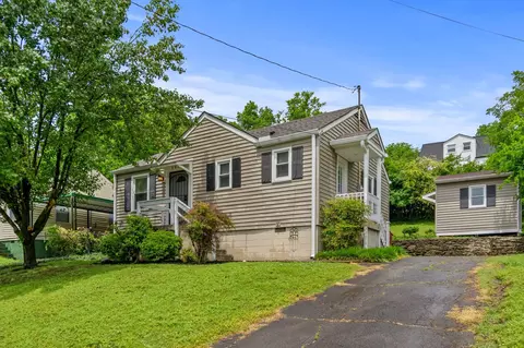 3810 Sentinel Dr, Nashville, TN 37209