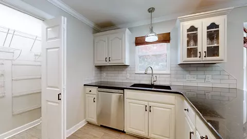 Kitchen - 747 John Wright Rd, Mount Juliet, TN 37122 photo 4 of 5