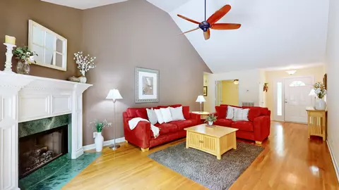 Living - 747 John Wright Rd, Mount Juliet, TN 37122 photo 1 of 2