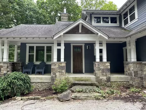 215 Girault Jones Dr, Sewanee, TN 37375