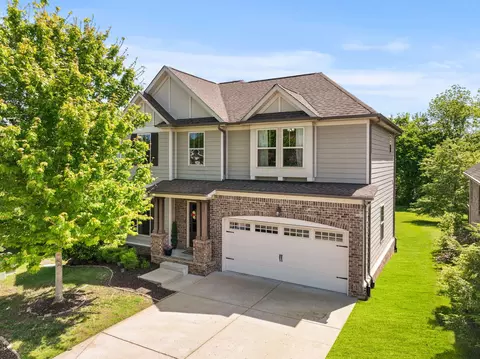 2156 Ravenscourt Dr, Thompsons Station, TN 37179
