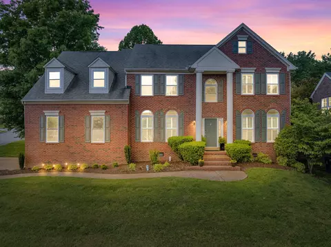 101 Holt Br, Nashville, TN 37211