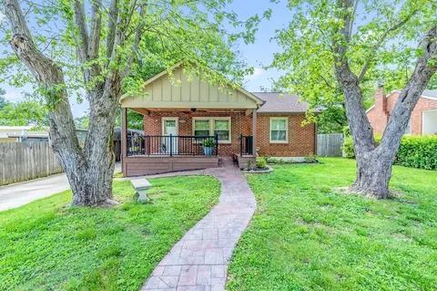 1718 Hillview Dr, Columbia, TN 38401