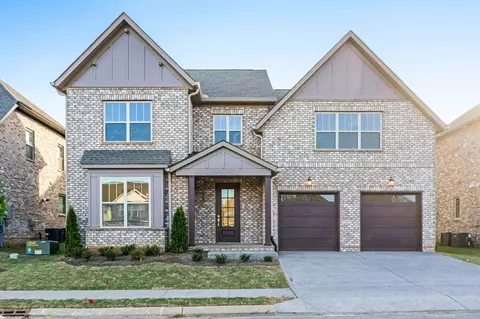 2063 Blackstone Dr, Hendersonville, TN 37075