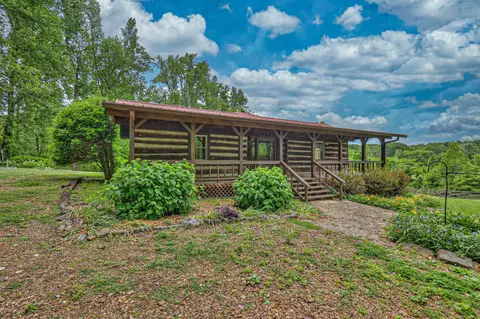901 Hilltop Cir, Tullahoma, TN 37388
