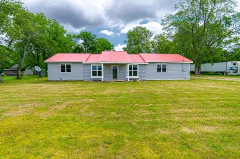 5 Layman Rd, Elora, TN 37328