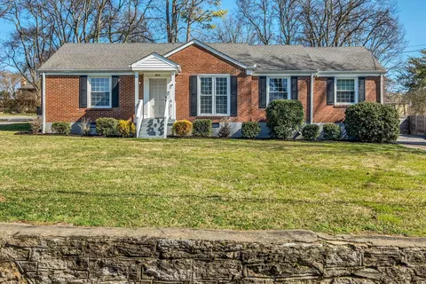 3914 Ivy Dr, Nashville, TN 37216