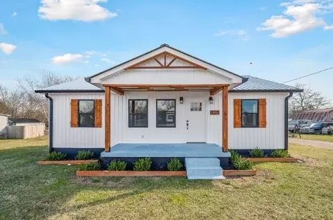826 S Mountain St, Smithville, TN 37166