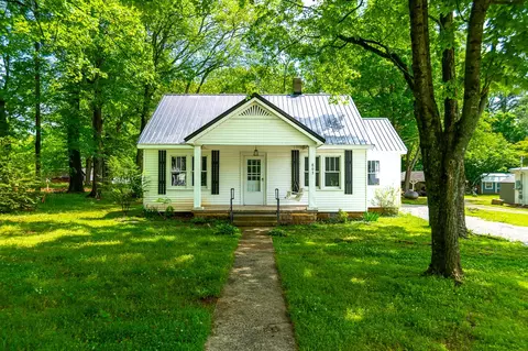 803 Main St, Huntland, TN 37345