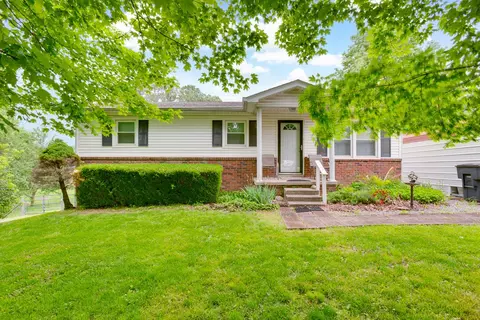 1035 N 1st St, Westmoreland, TN 37186