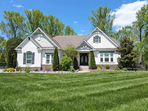3700 Bosk Ln, College Grove, TN 37046