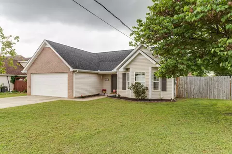 2217 Rosecran Cir, La Vergne, TN 37086