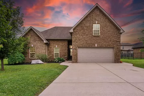 7904 Corey Dr, Smyrna, TN 37167