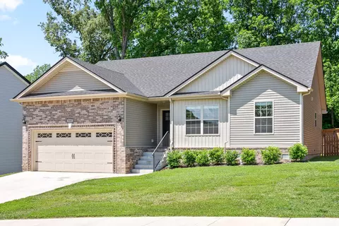 825 Lutz Ln, Clarksville, TN 37042