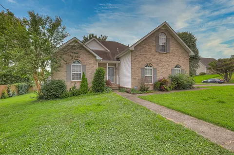 688 Almondwood Pl, La Vergne, TN 37086