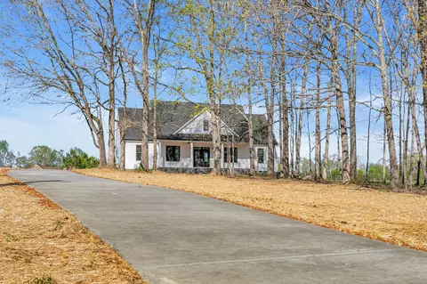 678 Cotton Ln, Leoma, TN 38468