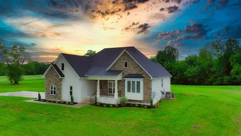 1054 Santee Ct, Springfield, TN 37172