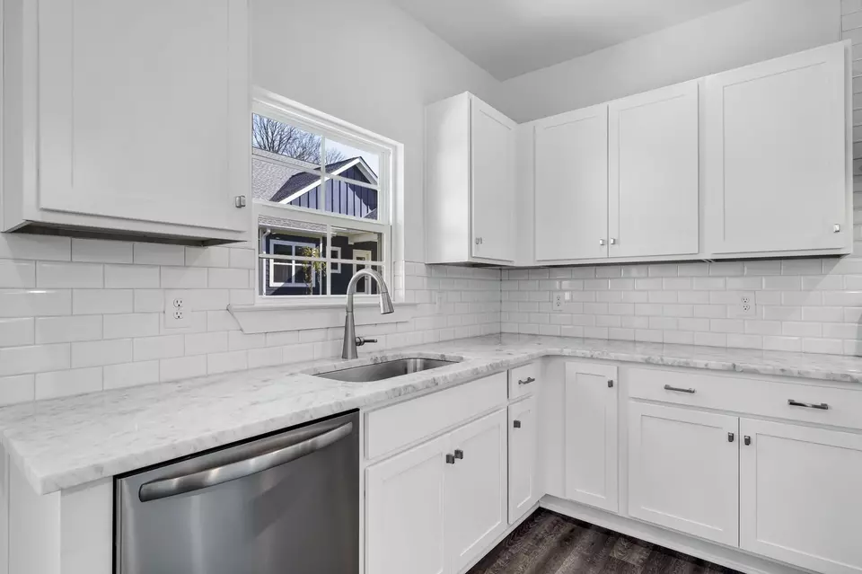 Kitchen - 2210 Chadwell Station Ln, Madison, TN 37115 photo 2 of 5