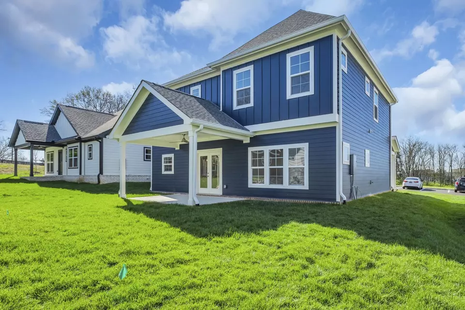 Exterior - 2210 Chadwell Station Ln, Madison, TN 37115 photo 9 of 10