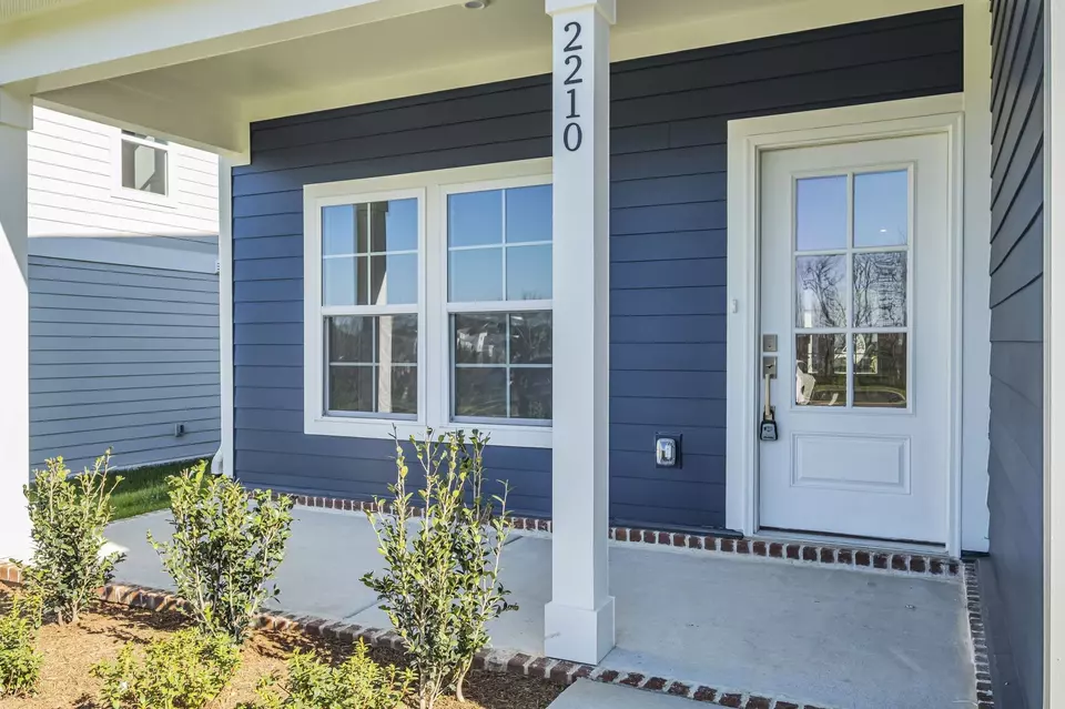 Exterior - 2210 Chadwell Station Ln, Madison, TN 37115 photo 7 of 10