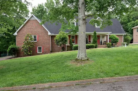 118 Ervin Dr, Hendersonville, TN 37075