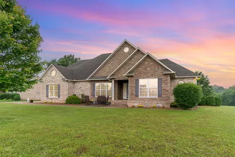 630 Delk Ln, Columbia, TN 38401