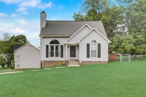 490 Bamburg Dr, Clarksville, TN 37040