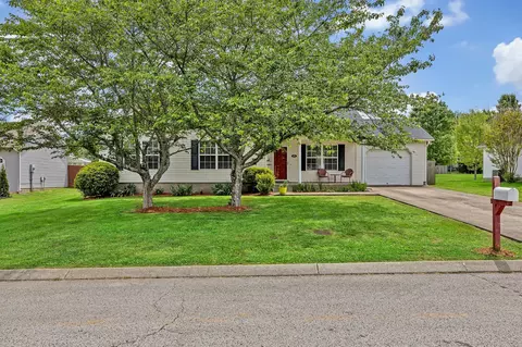 1941 Fieldstone Dr, Columbia, TN 38401
