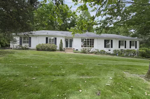 1713 Kenesaw Dr, Nashville, TN 37215