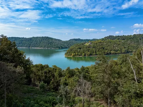80 Harbor Pointe Dr, Silver Point, TN 38582