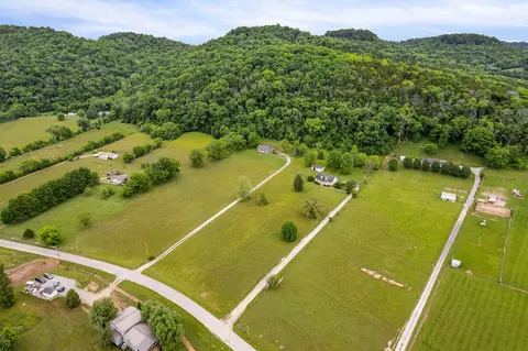 View/Area - 686 E Main St, Dowelltown, TN 37059 photo 3 of 7