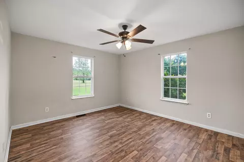 Bedroom - 686 E Main St, Dowelltown, TN 37059 photo 3 of 6