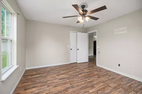 Bedroom - 686 E Main St, Dowelltown, TN 37059 photo 4 of 6