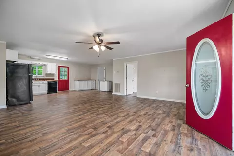 Entry Way - 686 E Main St, Dowelltown, TN 37059 photo 1 of 1