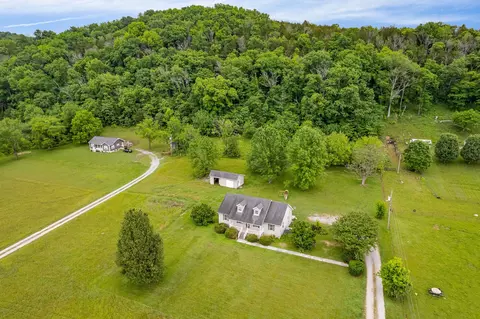 View/Area - 686 E Main St, Dowelltown, TN 37059 photo 2 of 7
