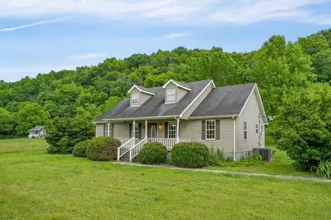Exterior - 686 E Main St, Dowelltown, TN 37059 photo 2 of 6