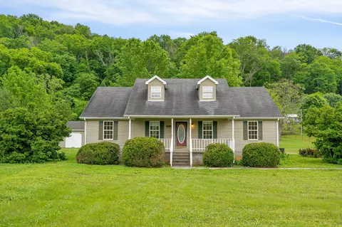 Exterior - 686 E Main St, Dowelltown, TN 37059 photo 3 of 6