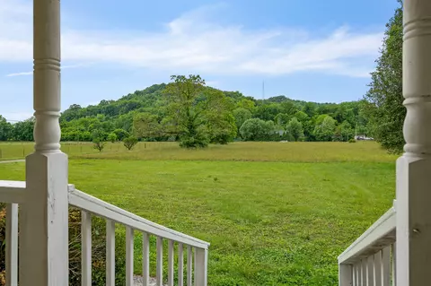 Exterior - 686 E Main St, Dowelltown, TN 37059 photo 4 of 6