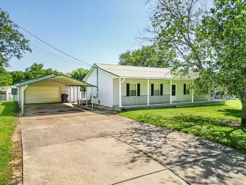 1943 Theta Pike, Columbia, TN 38401