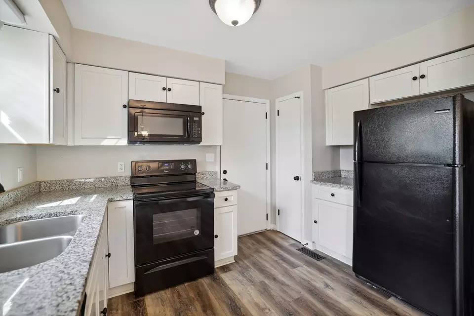 Kitchen - 28 Brookside Ct, Old Hickory, TN 37138 photo 1 of 3