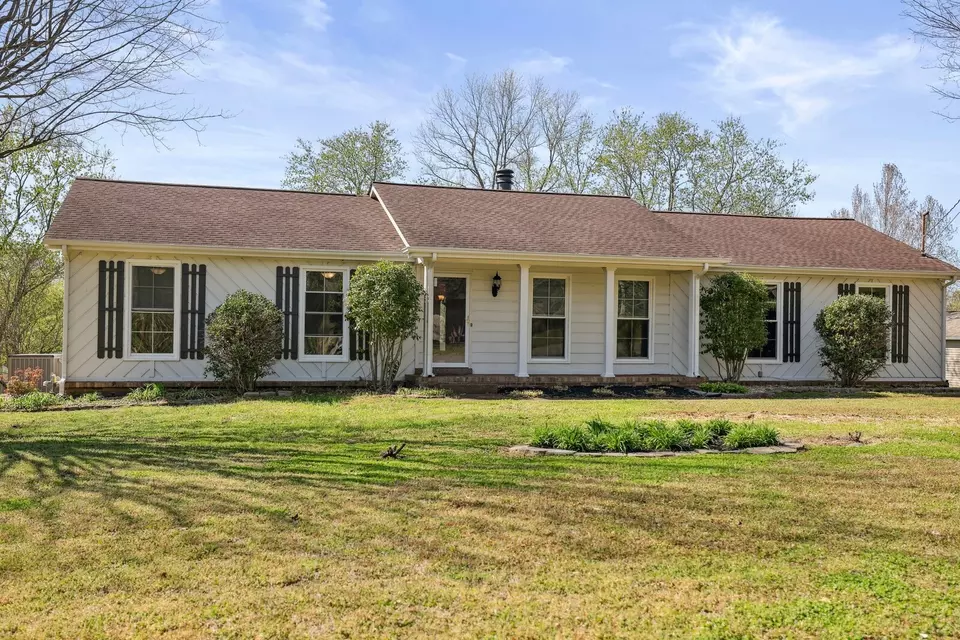 Exterior - 28 Brookside Ct, Old Hickory, TN 37138 photo 3 of 15