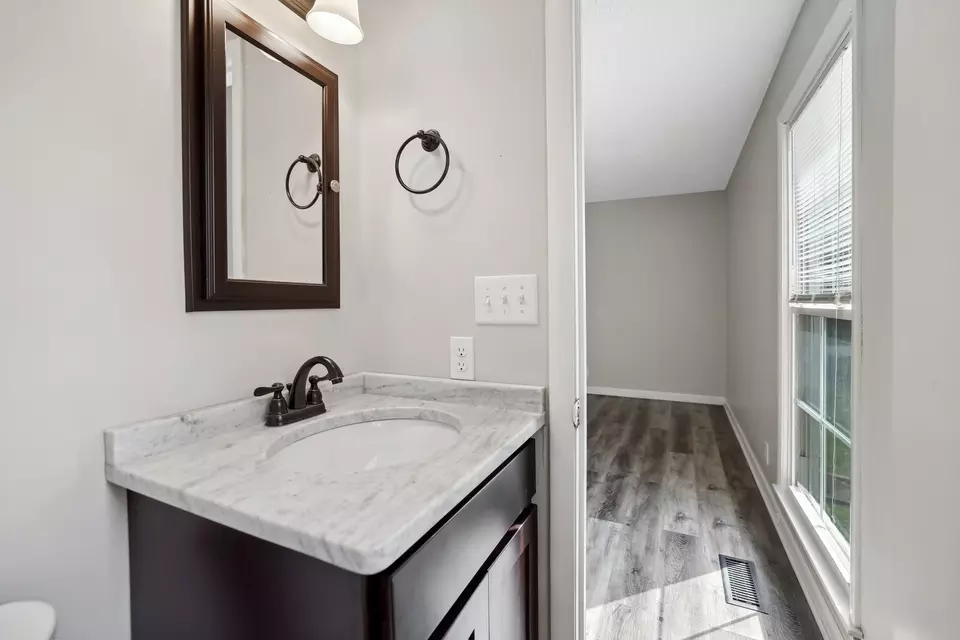 Bath - 28 Brookside Ct, Old Hickory, TN 37138 photo 1 of 4